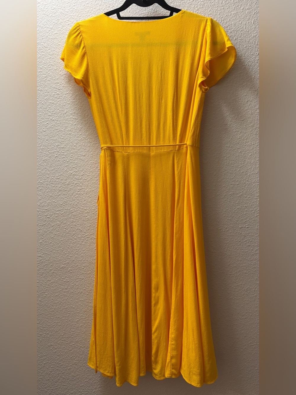 NWOT Ann Taylor Yellow Viscose Wrap Midi Dress Flutter Sleeve Size 0 Boho Luxe - Picture 9 of 9